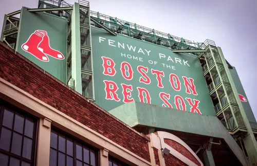 Boston’s Fenway Park Tour: The Cheapest (and Most Fun) Way to See the Baseball Landmark | Frommer's